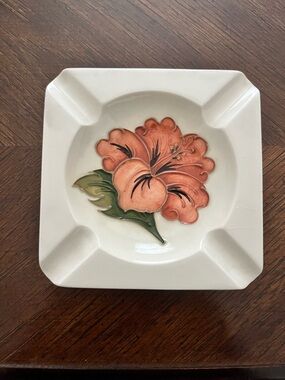 VTG Moorcroft Hibiscus pattern ashtray